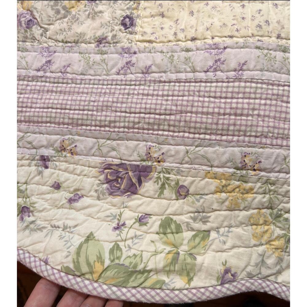 Cottagecore Lavender Floral Embroidered Wreath Design Patchwork Quilt Queen Size - Picture 3 of 11